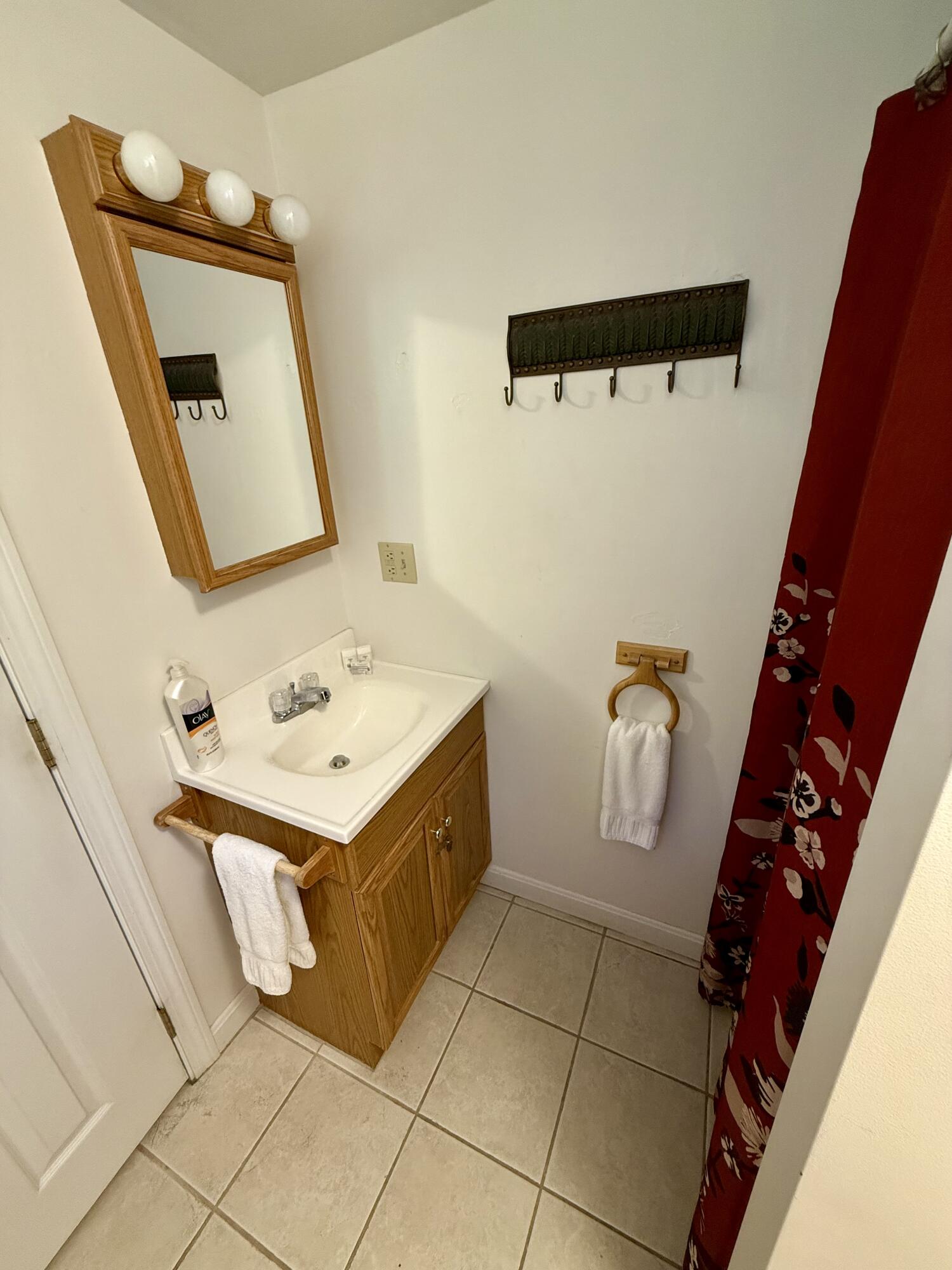 16 Moosehead Motel Lane Rockwood T1 R1 Nbkp ME 04478