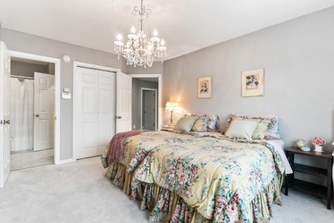 9 Ledges Court Lewiston ME 04240