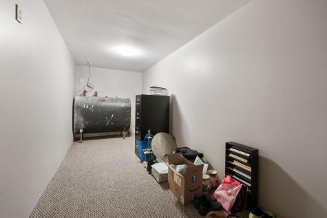 9 Ledges Court Lewiston ME 04240