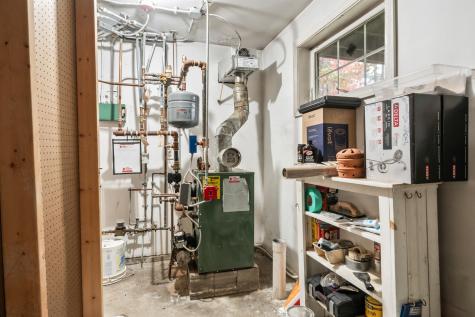 9 Ledges Court Lewiston ME 04240