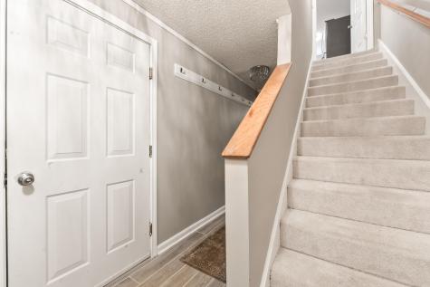 9 Ledges Court Lewiston ME 04240