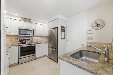 7 Cambridge Court Kennebunk ME 04043