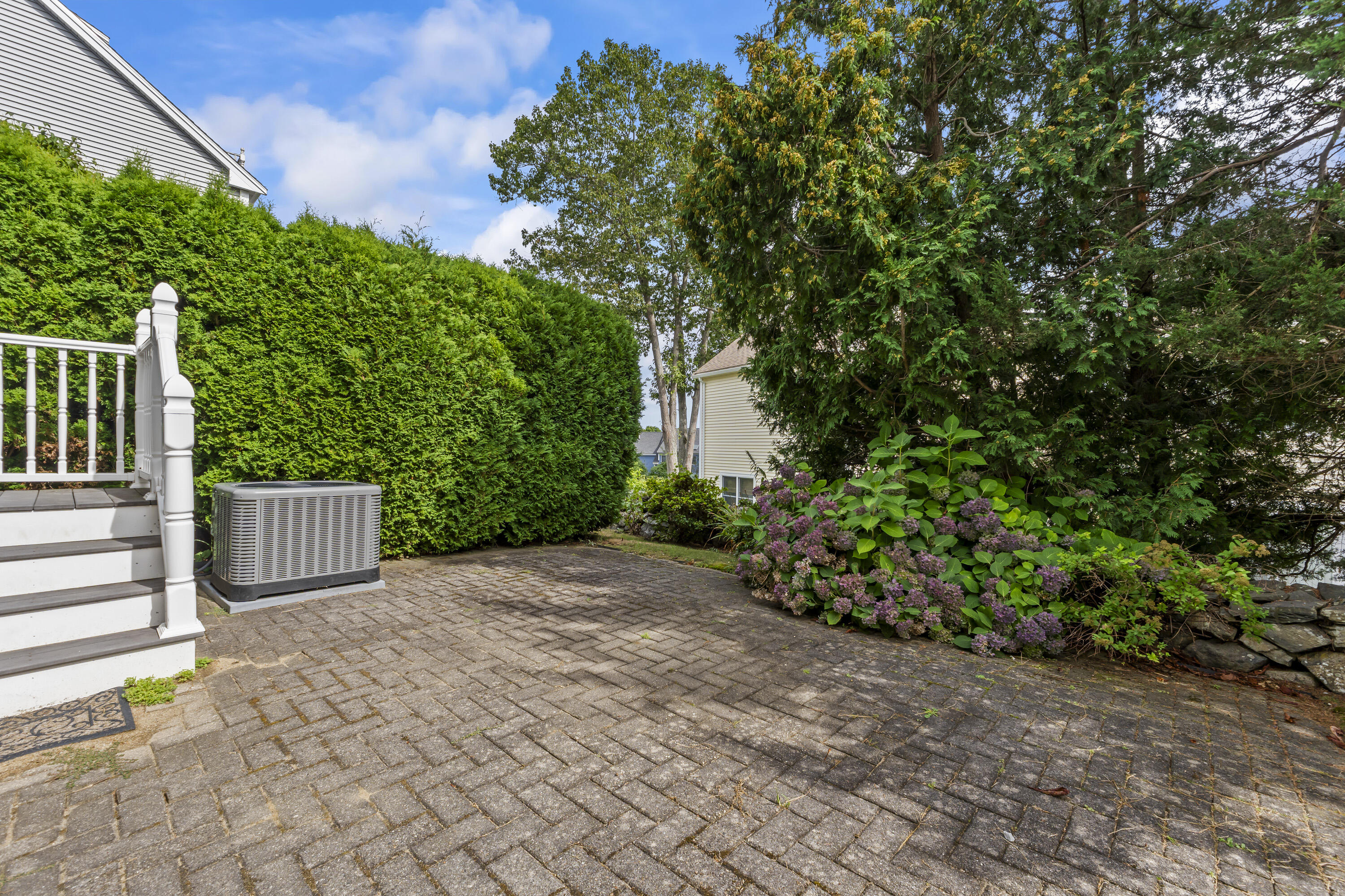 10 Yorke Ridge Way York ME 03909