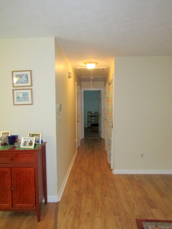 20 Colonial Way Auburn ME 04210
