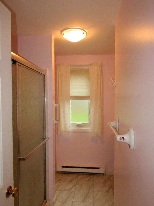 20 Colonial Way Auburn ME 04210