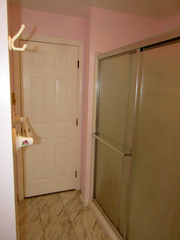 20 Colonial Way Auburn ME 04210