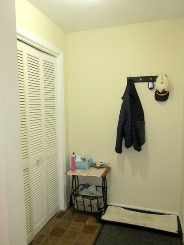 20 Colonial Way Auburn ME 04210