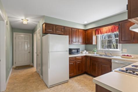 15 Coachlight Lane Portland ME 04102