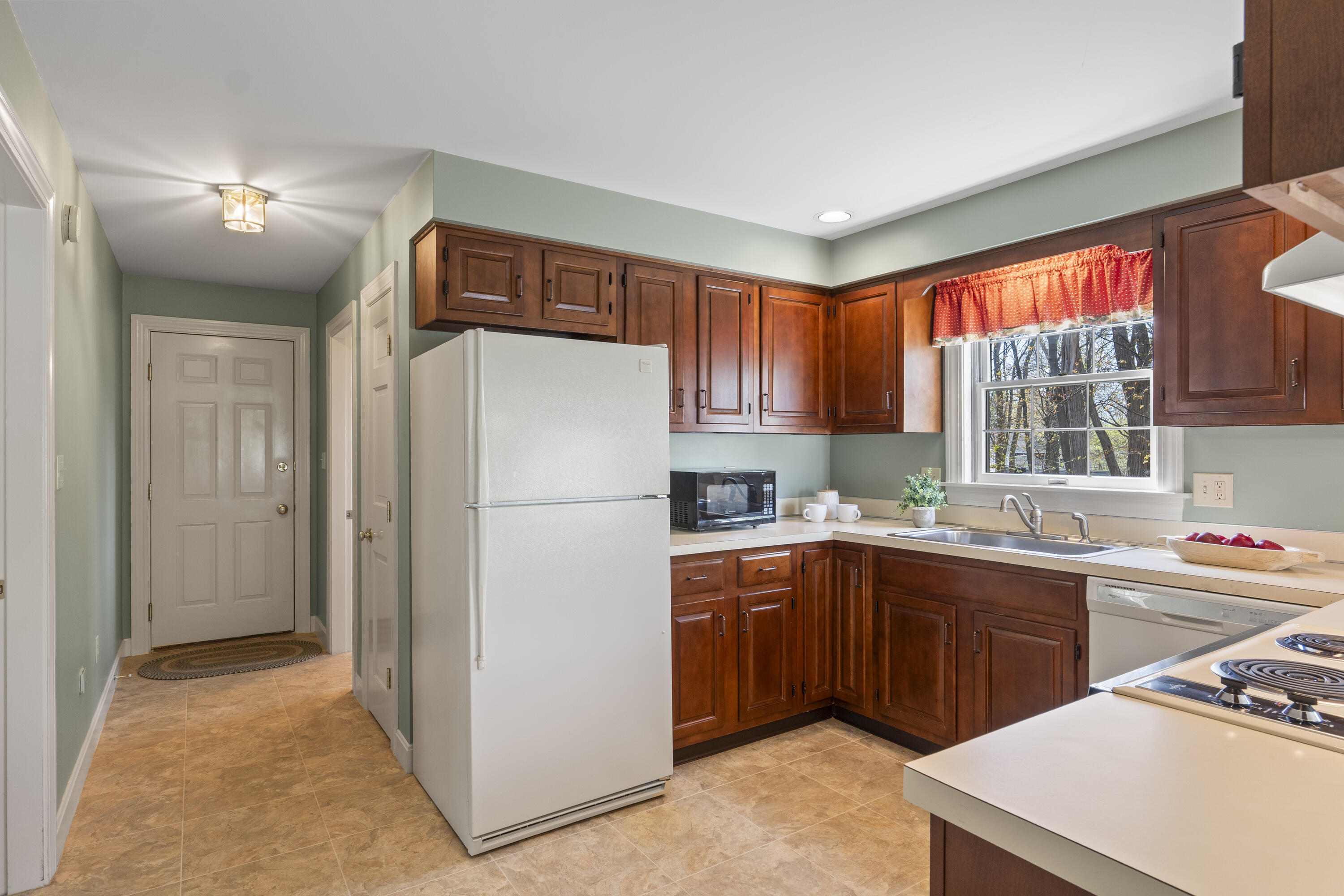 15 Coachlight Lane Portland ME 04102