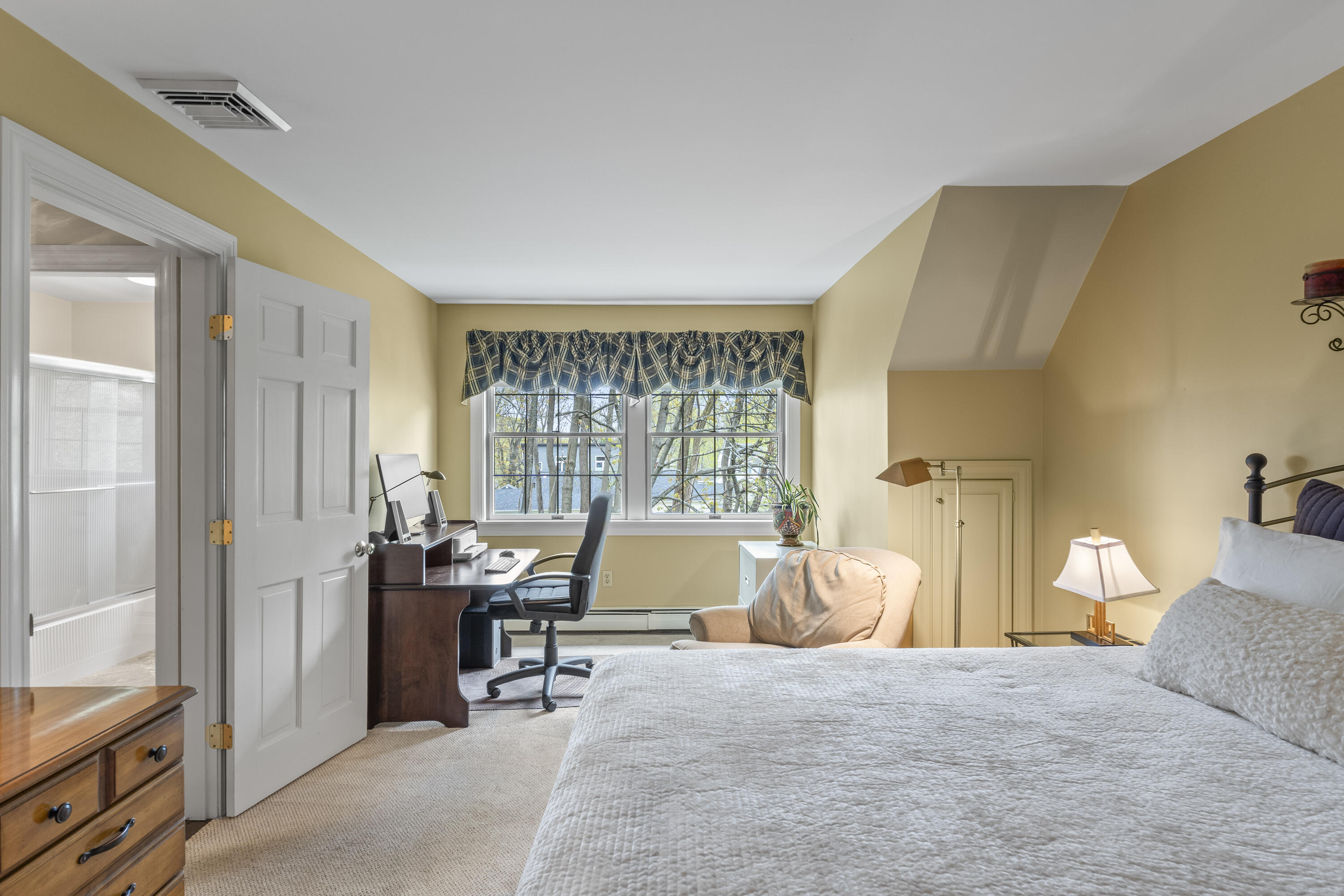 15 Coachlight Lane Portland ME 04102