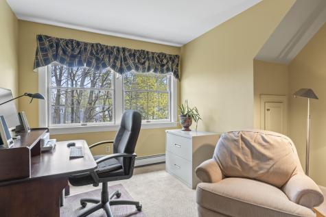 15 Coachlight Lane Portland ME 04102