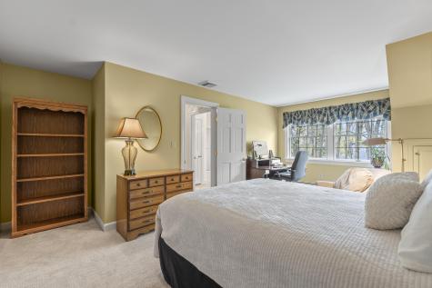 15 Coachlight Lane Portland ME 04102