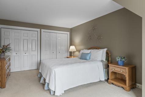 15 Coachlight Lane Portland ME 04102