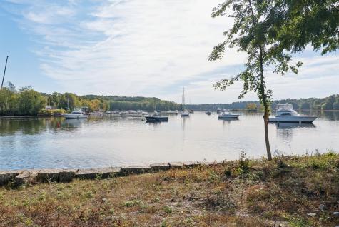 7 Isle Ave Avenue Saco ME 04072