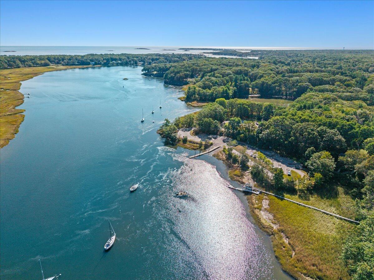 7 Isle Ave Avenue Saco ME 04072