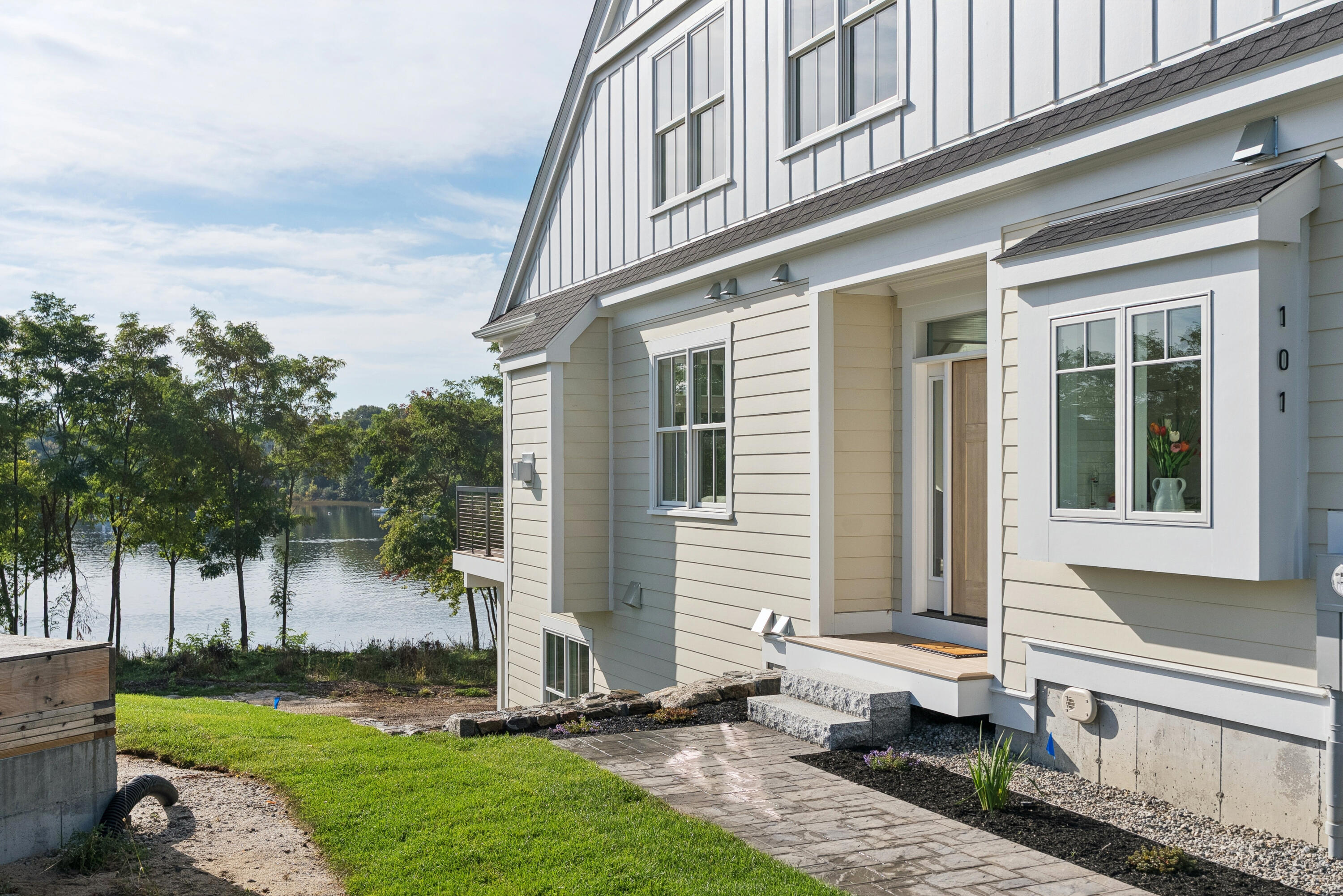 7 Isle Ave Avenue Saco ME 04072