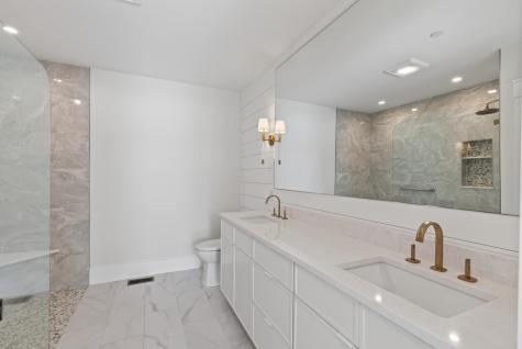 7 Isle Ave Avenue Saco ME 04072