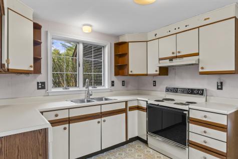 27 Cluf Bay Road Brunswick ME 04011