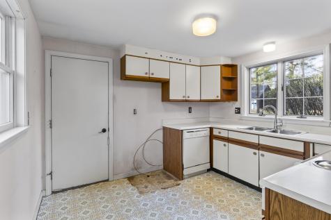 27 Cluf Bay Road Brunswick ME 04011