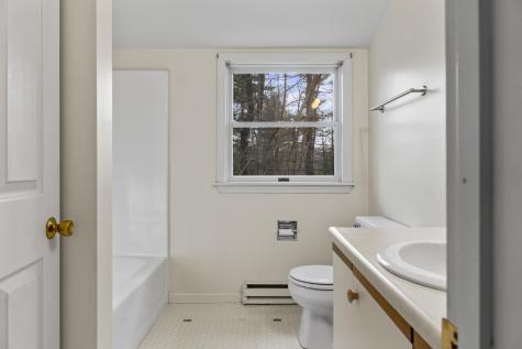 27 Cluf Bay Road Brunswick ME 04011