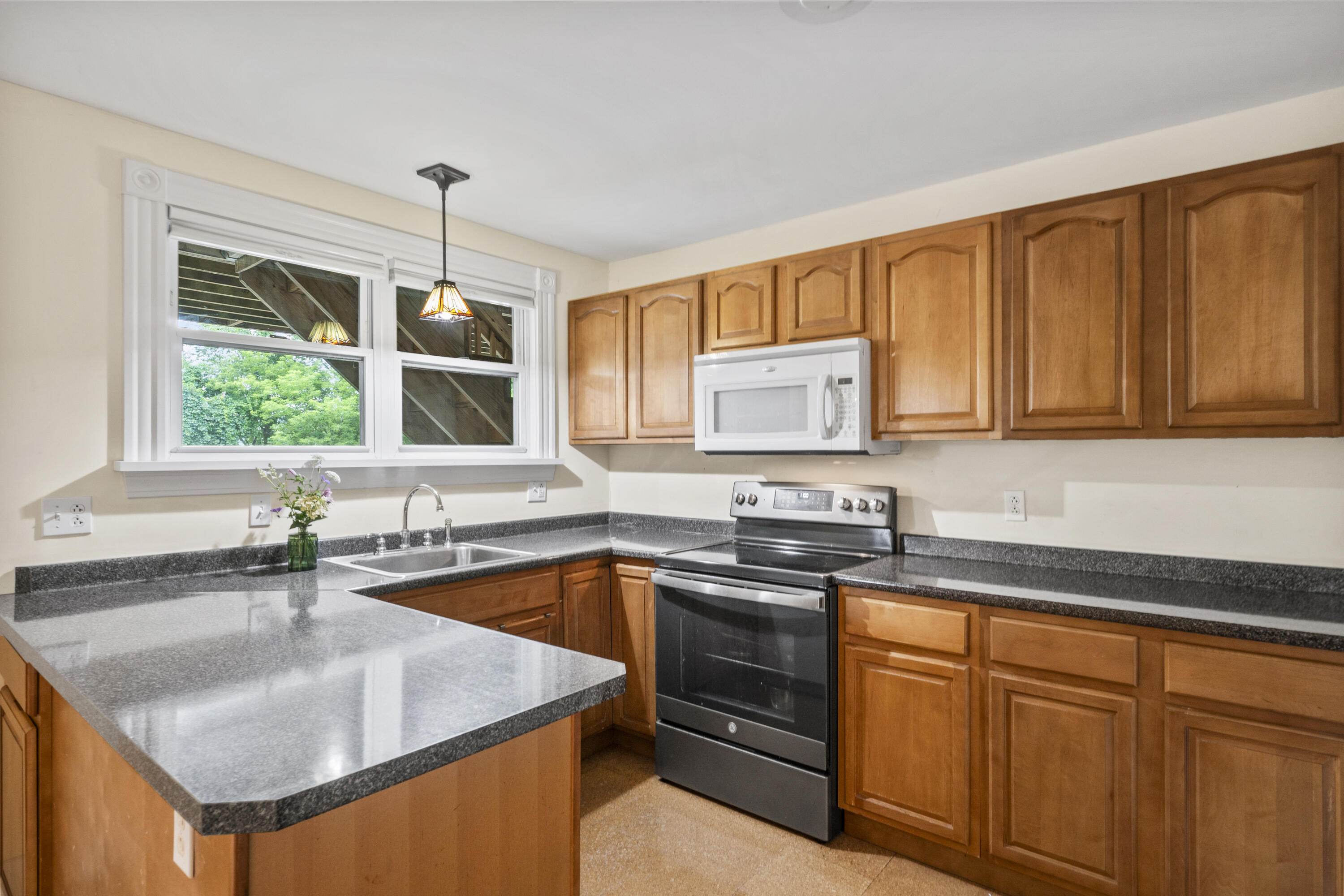 Brunswick ME, 22 Oak Street, Unit 1