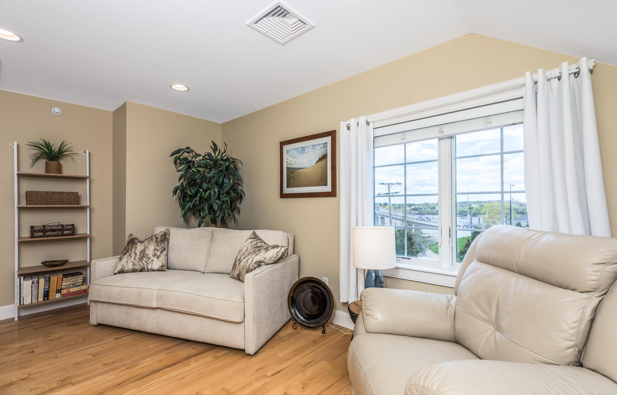 19 Bridge Street Kittery ME 03904