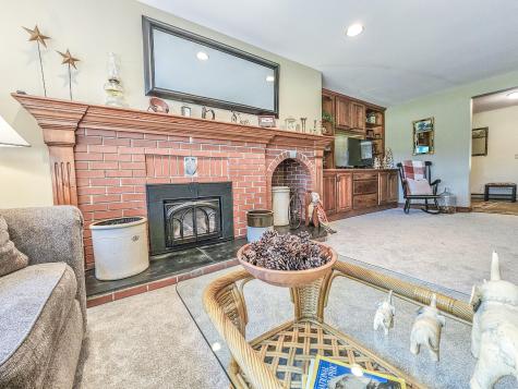 43 Estates Drive Manchester ME 04351