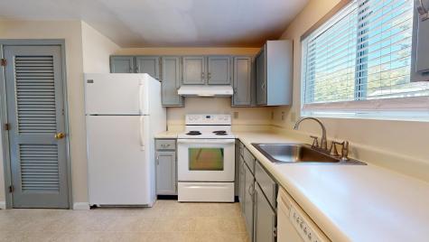 801 Us Route 1, Yorke Woods York ME 03904