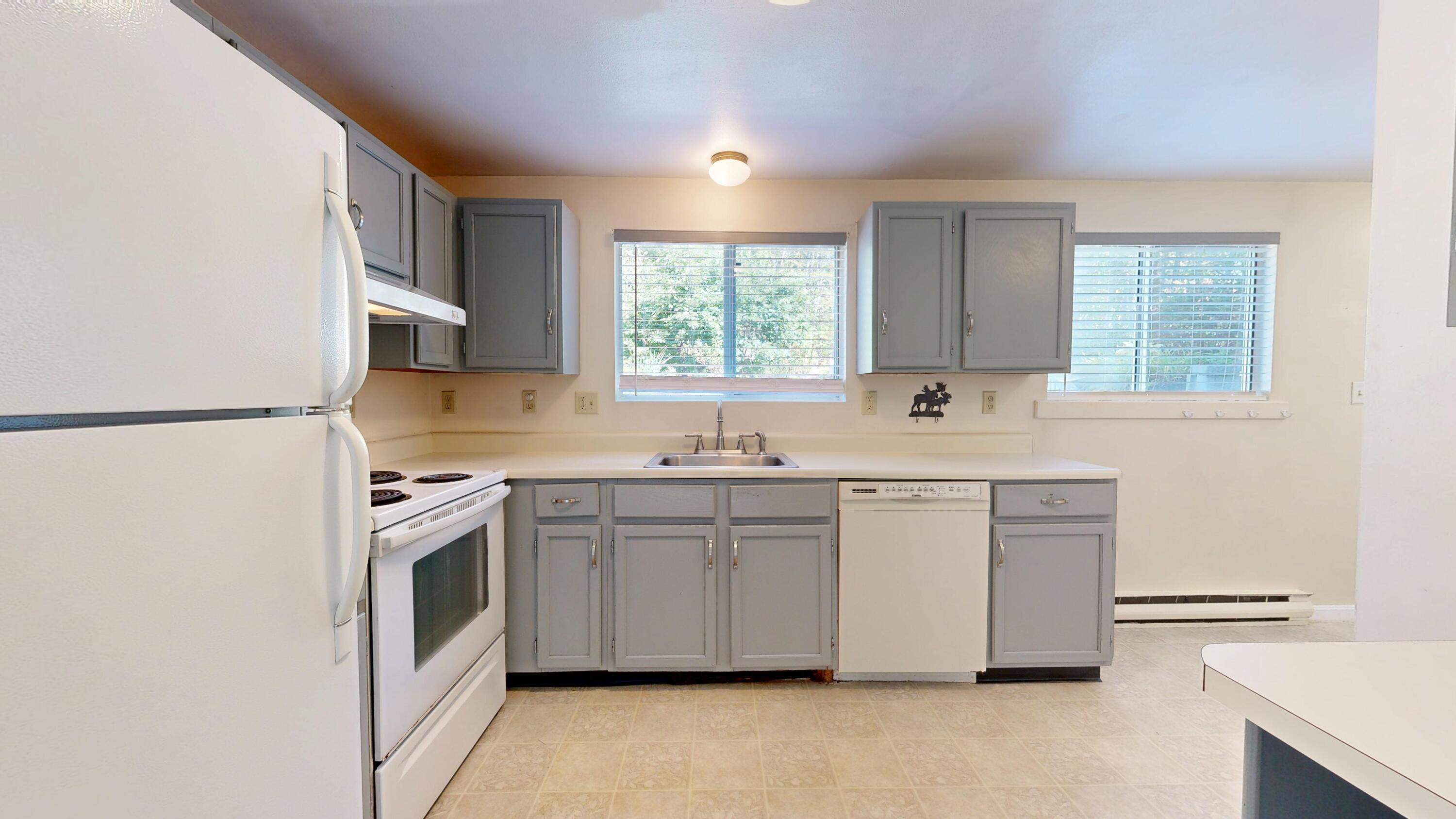 801 Us Route 1, Yorke Woods York ME 03904