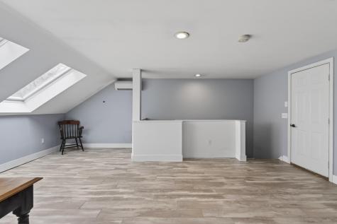 10 Cresfield Terrace Portland ME 04103