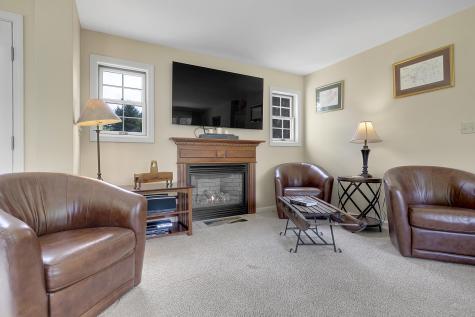 9 Crosby Lane Newry ME 04261