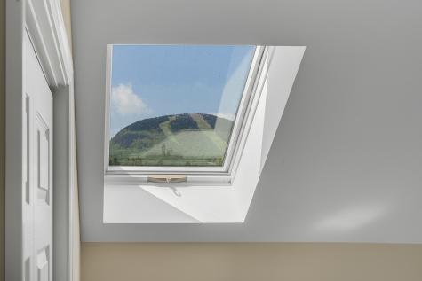 9 Crosby Lane Newry ME 04261