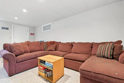 9 Crosby Lane Newry ME 04261