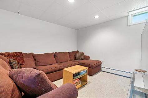 9 Crosby Lane Newry ME 04261