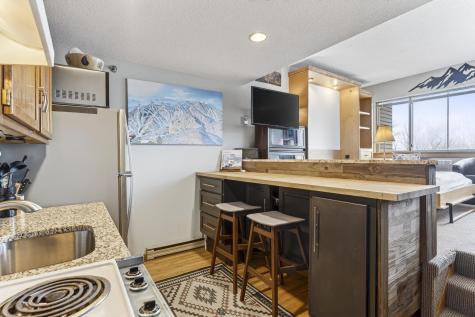 8 Cascades Drive Newry ME 04261