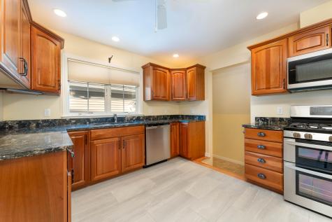 4 Iris Way Brunswick ME 04011