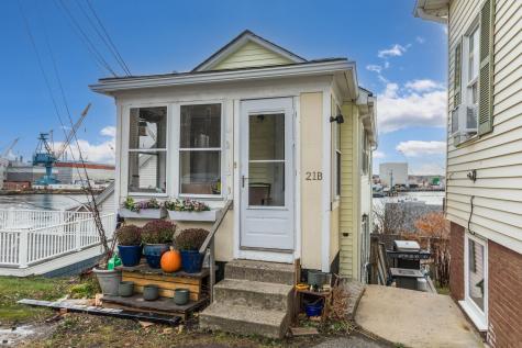 21 Government Street Kittery ME 03904