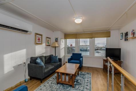 21 Government Street Kittery ME 03904