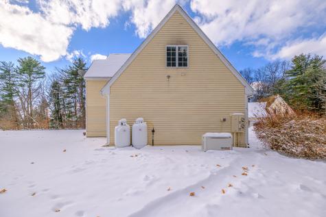 21 Daffodil Court Naples ME 04055