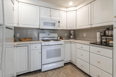 3 Kensington Drive Kennebunk ME 04043