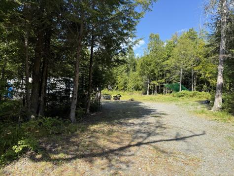 17 Angel Lane Medford ME 04463