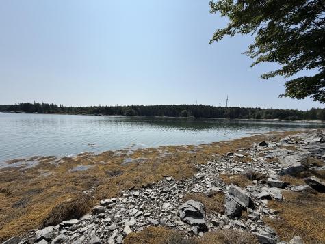 011-032-4 A.w. Smith Road Vinalhaven ME 04863