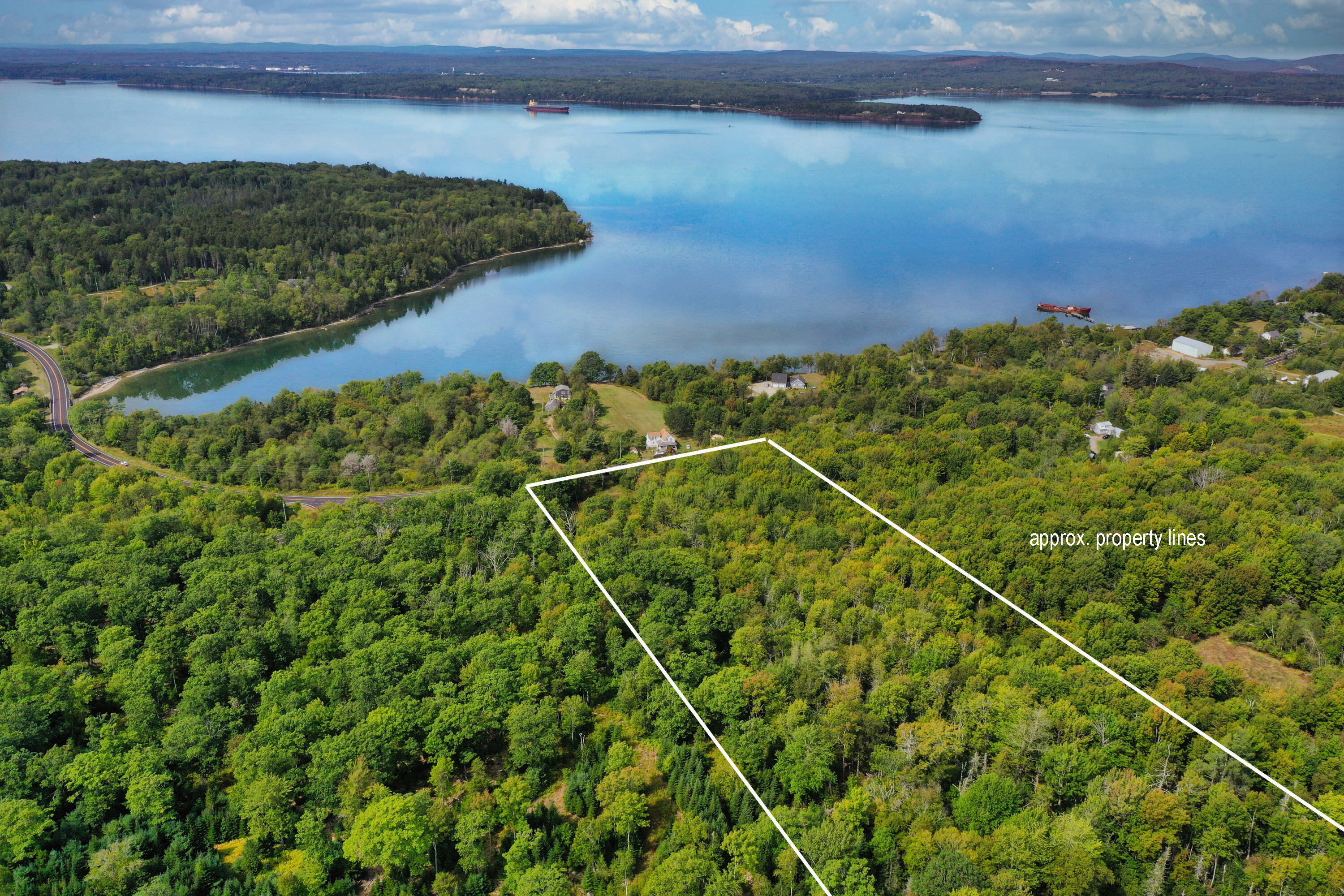 15 Me-166 Route Penobscot ME 04476