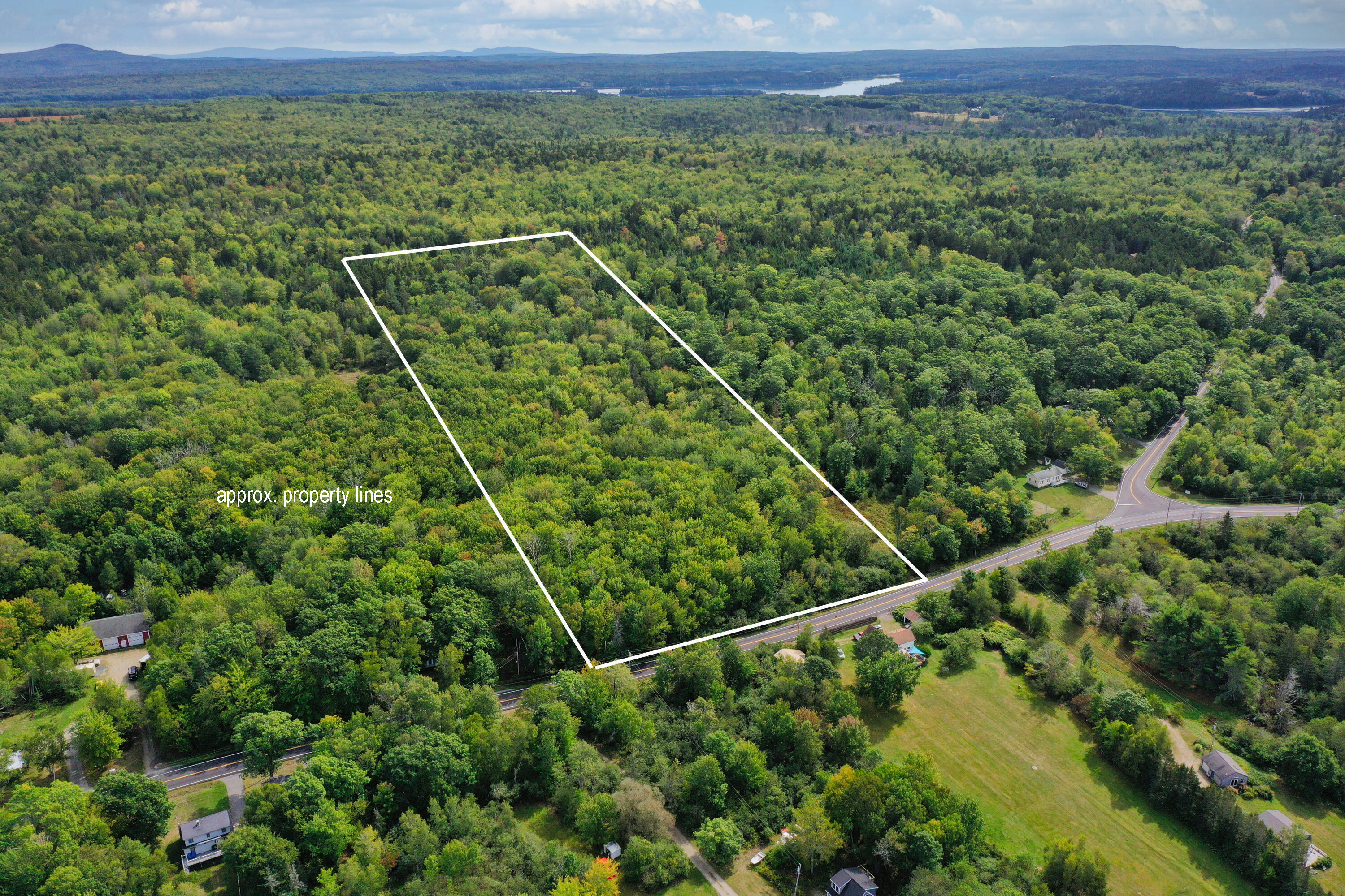 15 Me-166 Route Penobscot ME 04476