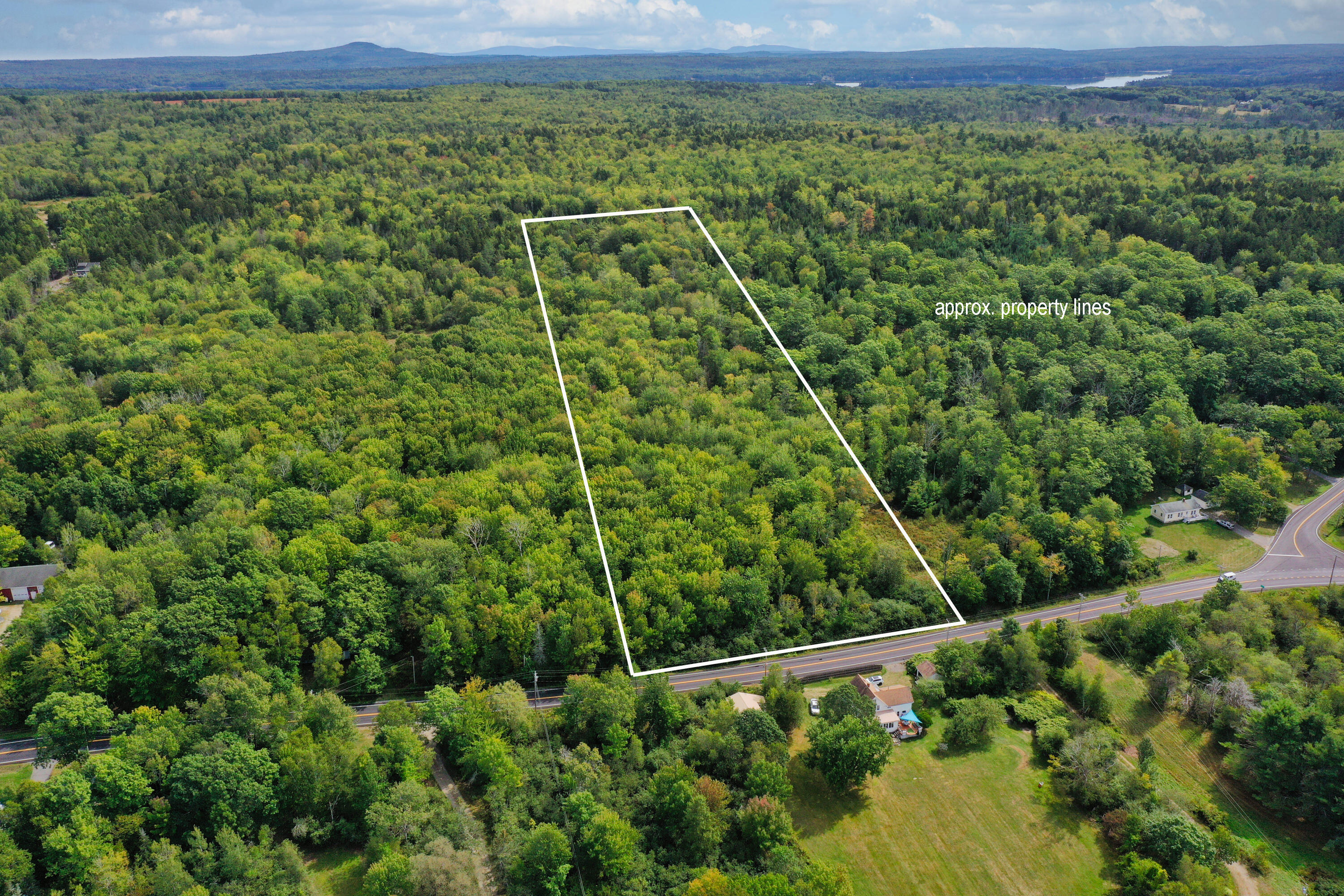 15 Me-166 Route Penobscot ME 04476