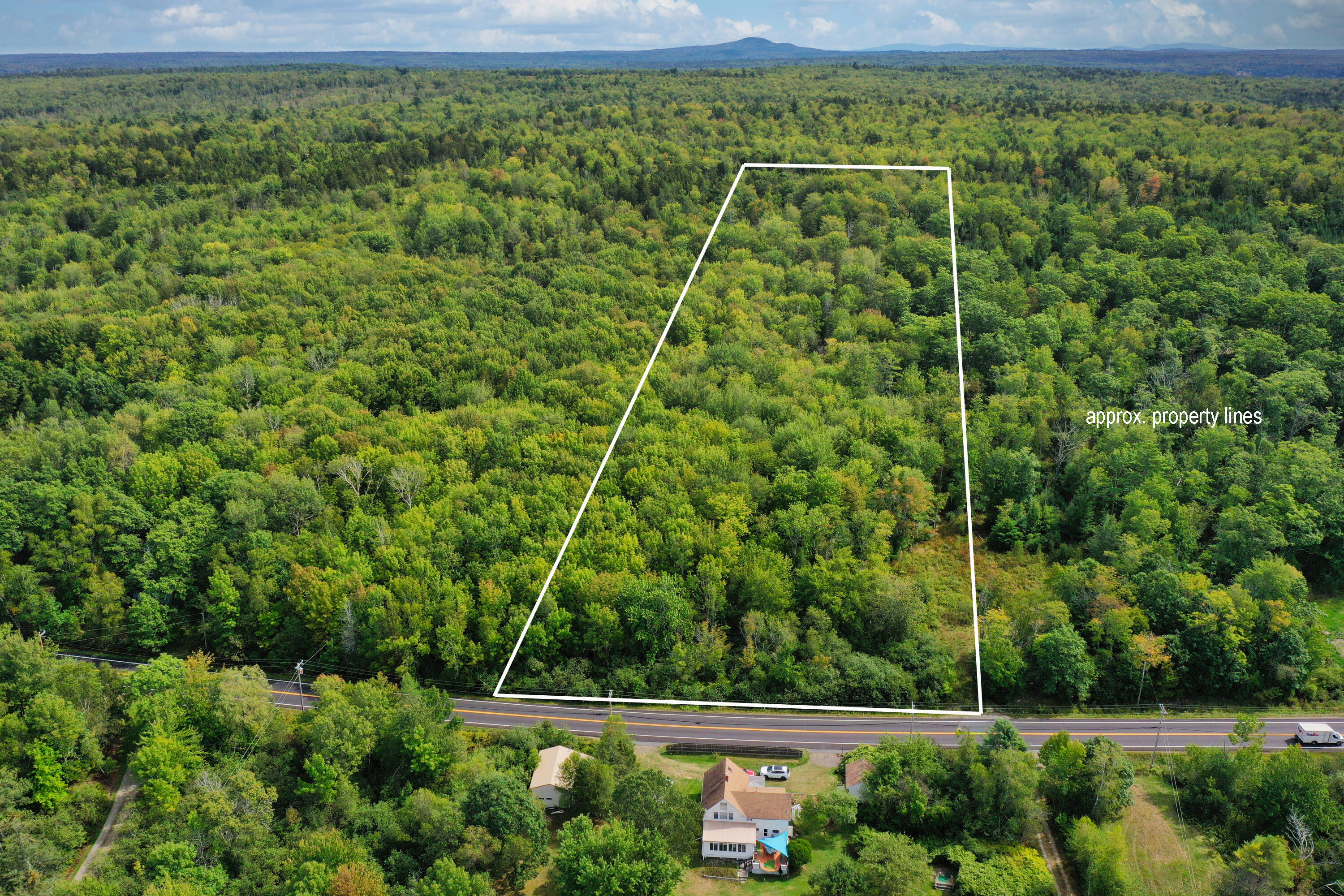 15 Me-166 Route Penobscot ME 04476