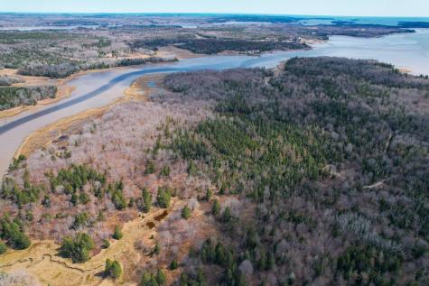 M5l42 Hooke Road Harrington ME 04643