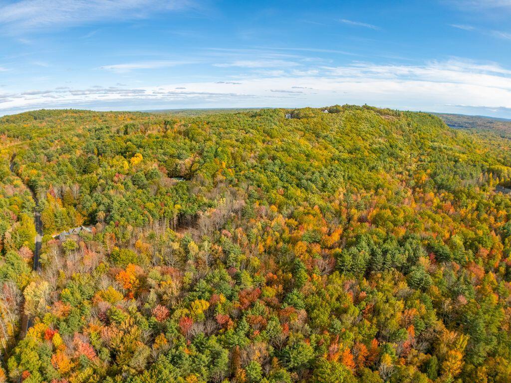 192 Mountain Road Raymond ME 04071
