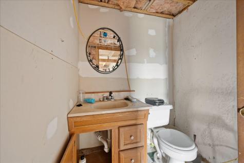 27 Hawes Bridge Road Prospect ME 04981