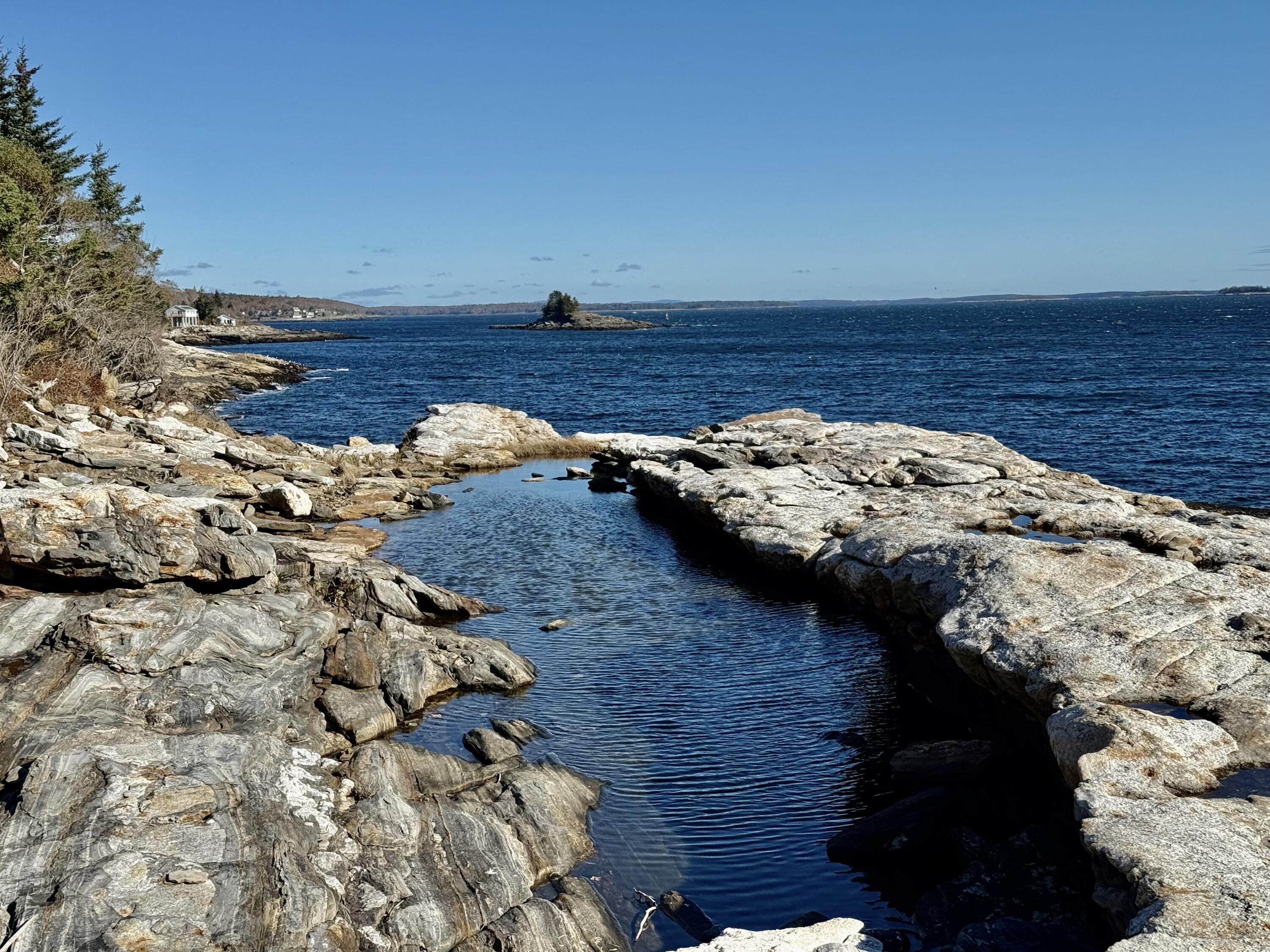 69 Mcfarland Shore Road Bristol ME 04554